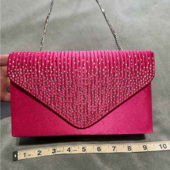 NWOT Elegant Pink Crossbody with Rhinestone Detailing Perfect Magnetic Closure! - Picture 4 of 8